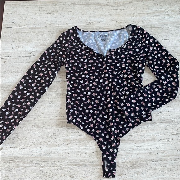 SOLD Victoria’s Secret Pink bodysuits bundle - Picture 4 of 4